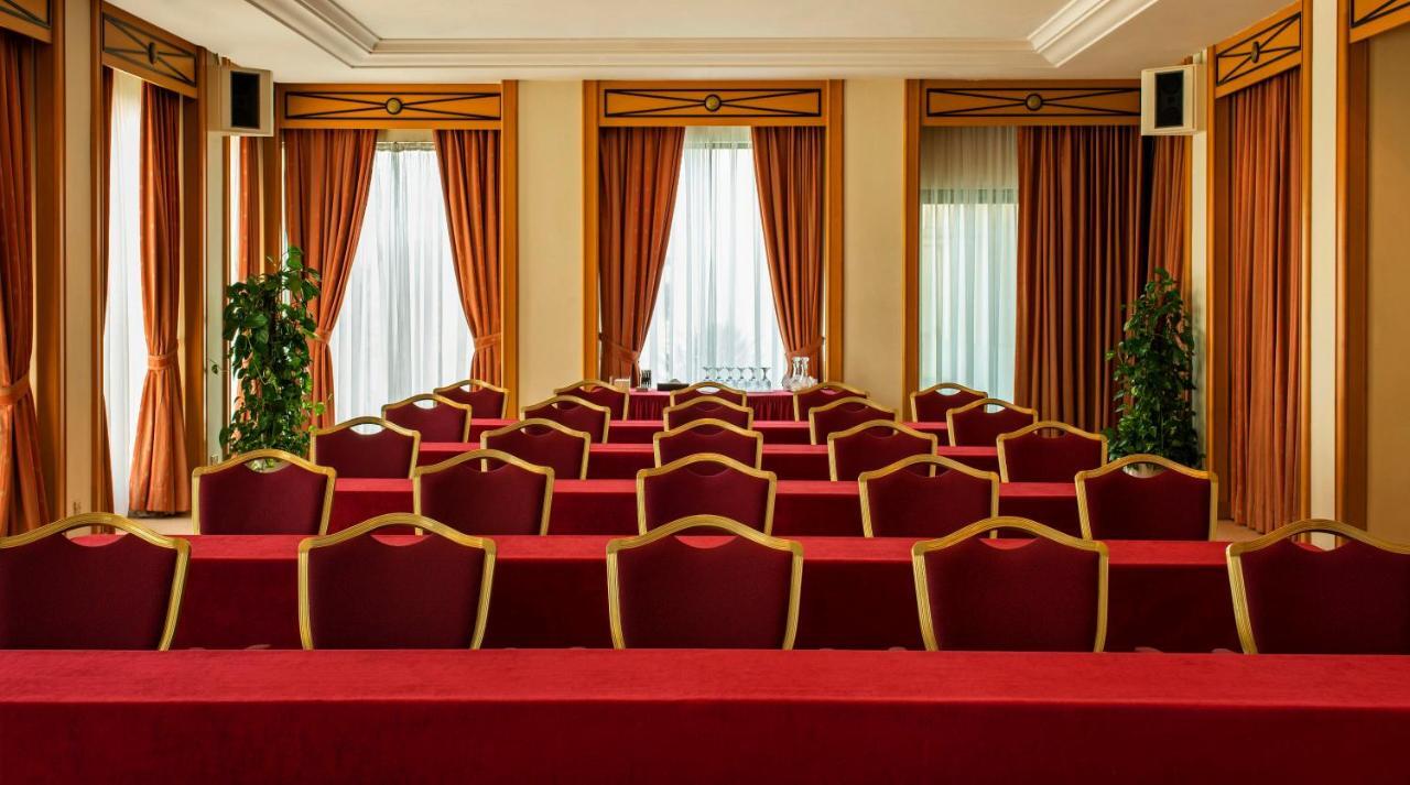 Sheraton Bahrain Hotel Manamah Buitenkant foto